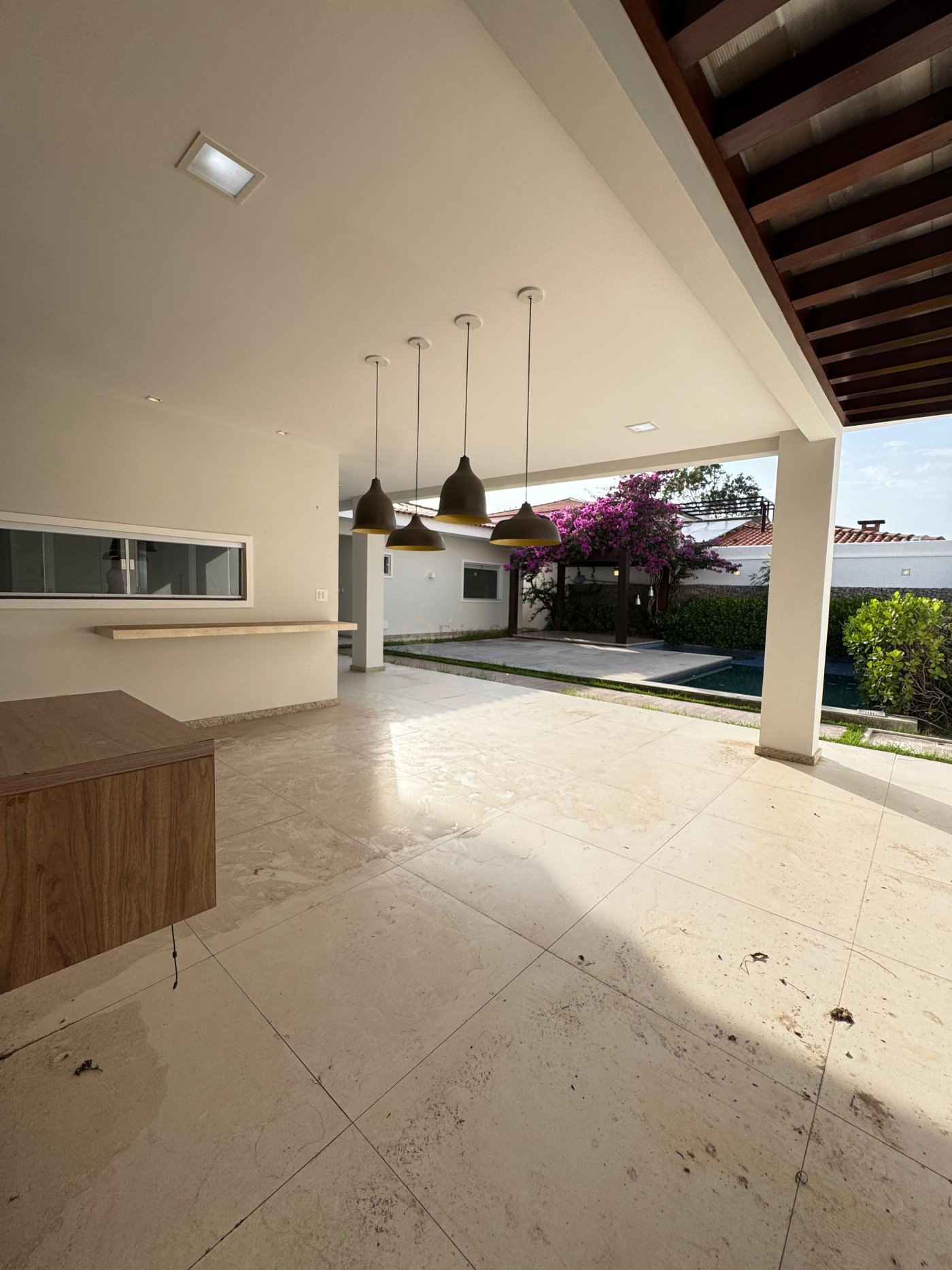  Belíssima casa no Condomínio Interlagos 