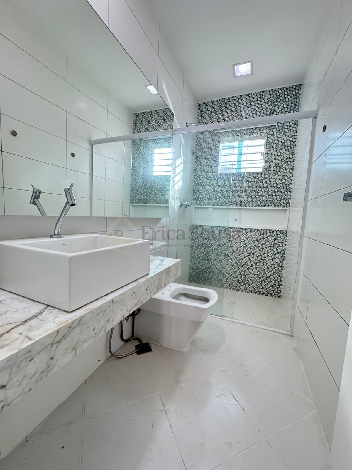  Belíssima casa no Condomínio Interlagos 
