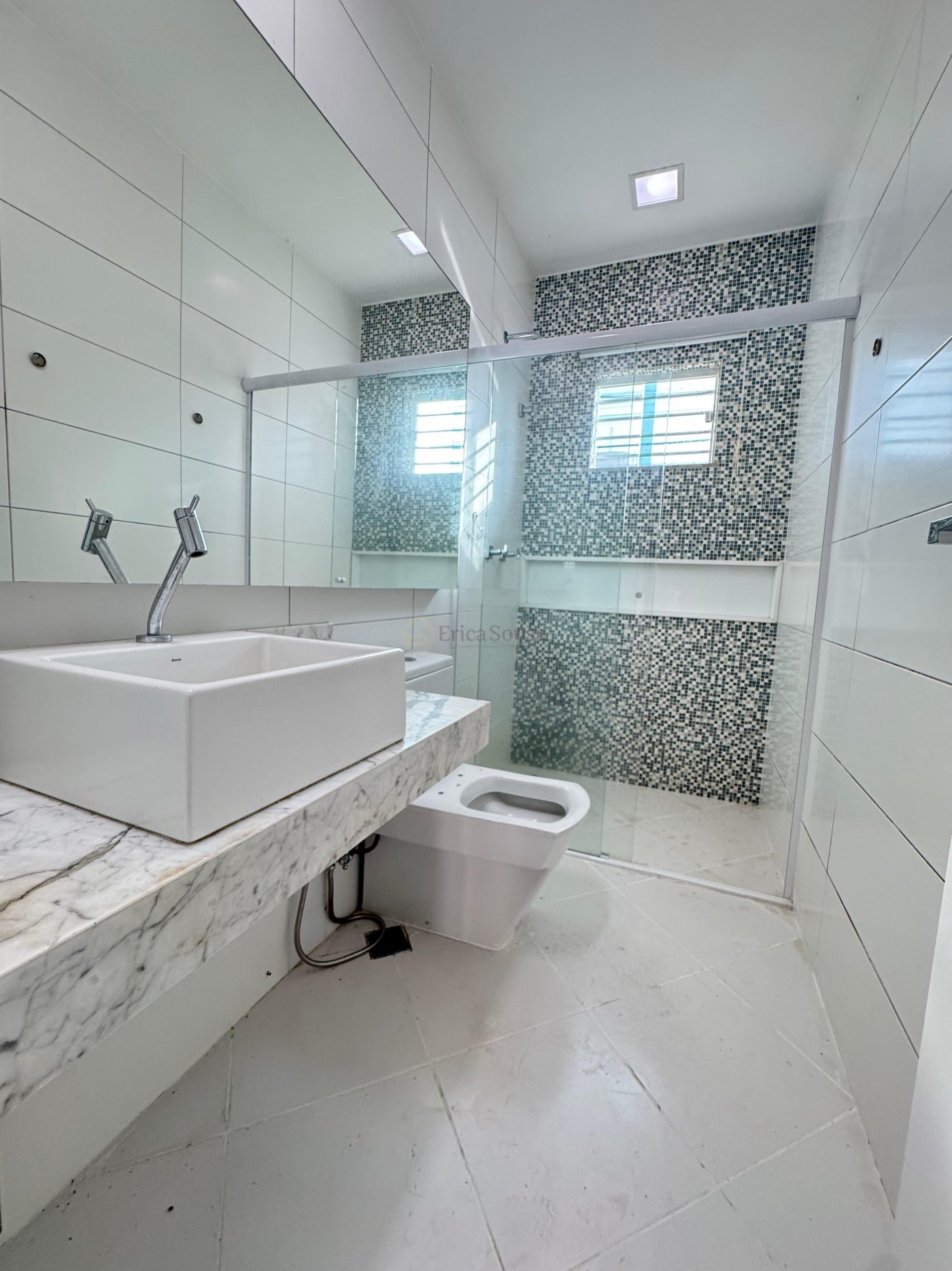  Belíssima casa no Condomínio Interlagos 