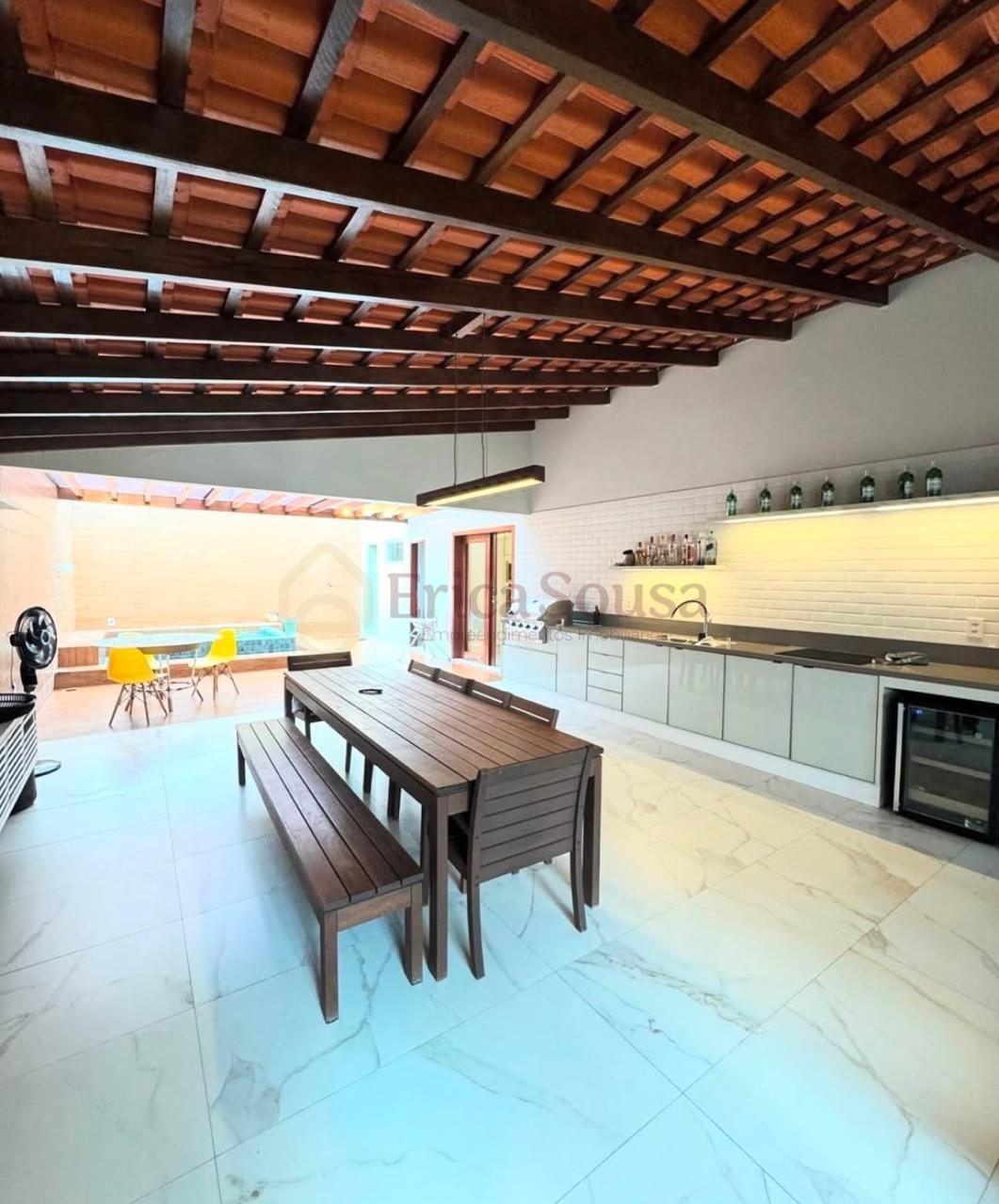 Casa 5 quartos para Venda no bairro Calhau em São Luís