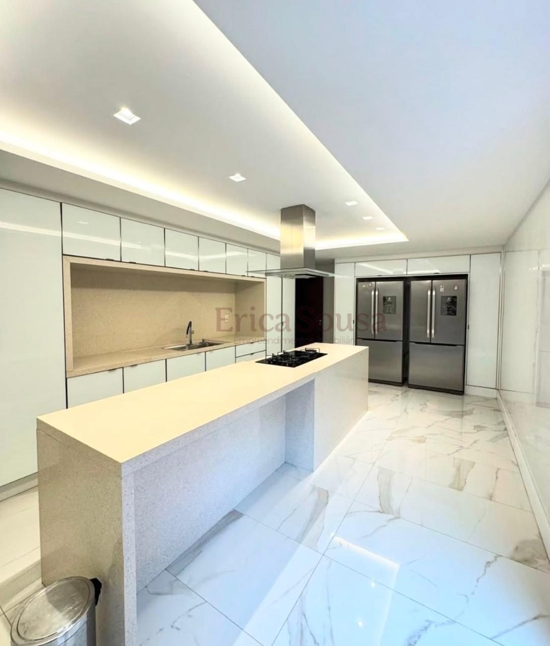 Casa 5 quartos para Venda no bairro Calhau em São Luís