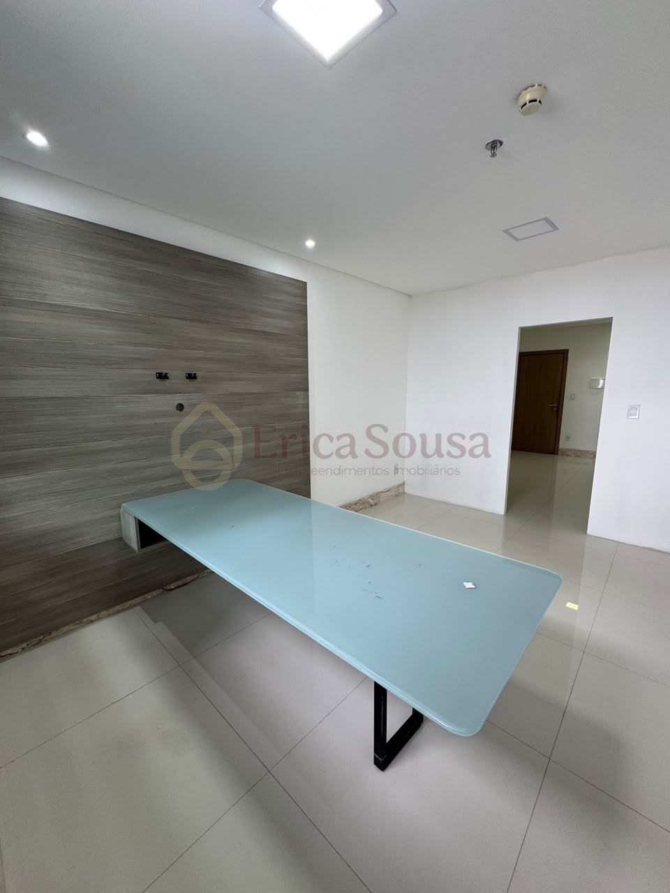 Sala comercial para Locação Anual no bairro Calhau em São Luís